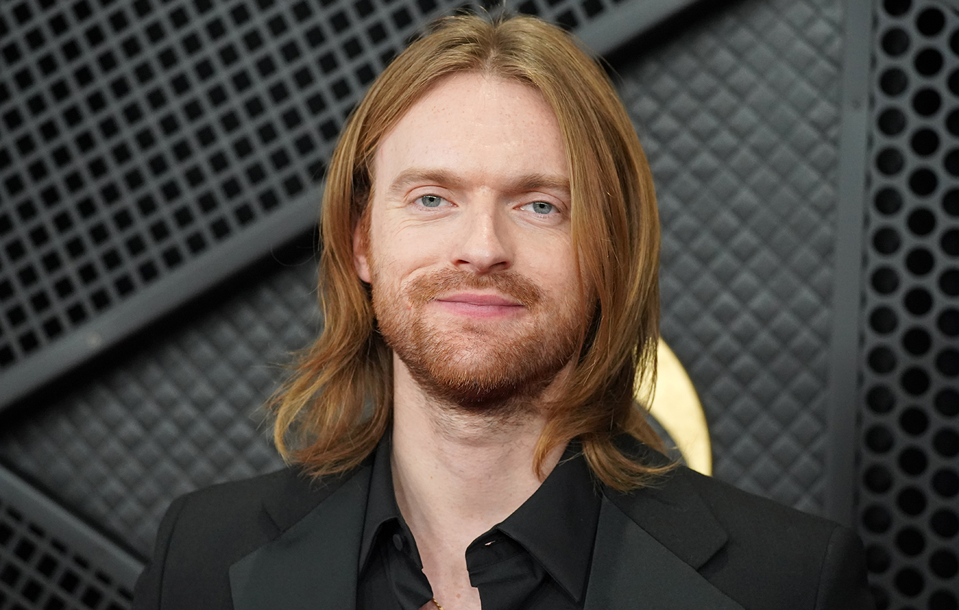 «Beef»: Ο Φινέας Ο’ Κόνελ υπογράφει τη μουσική της δεύτερης σεζόν της σειράς