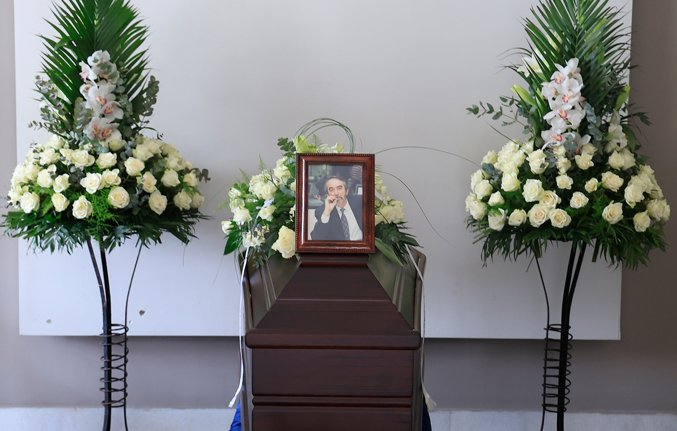 Πλήθος κόσμου στην κηδεία του δημοσιογράφου Γιώργου Βότση