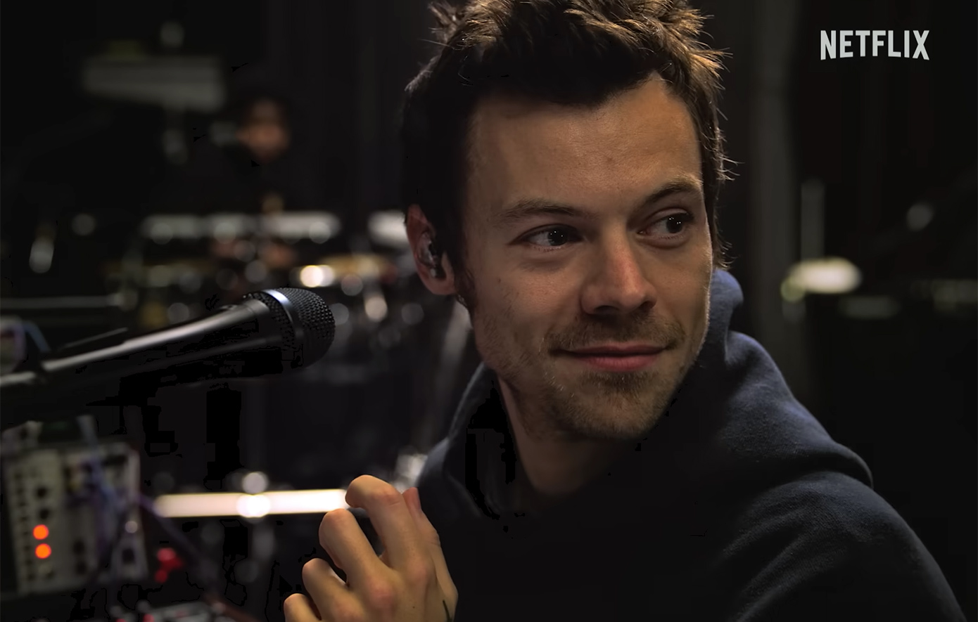 «One Night Only»: Ο Χάρι Στάιλς ξεδιπλώνει το νέο του άλμπουμ μέσα από αποκλειστική προβολή στο Netflix