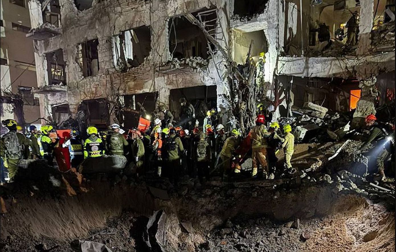 Τον θάνατο μιας γυναίκας ανακοίνωσε η ισραηλινή υπηρεσία πρώτων βοηθειών ύστερα από την εκτόξευση πυραύλων από το Ιράν 