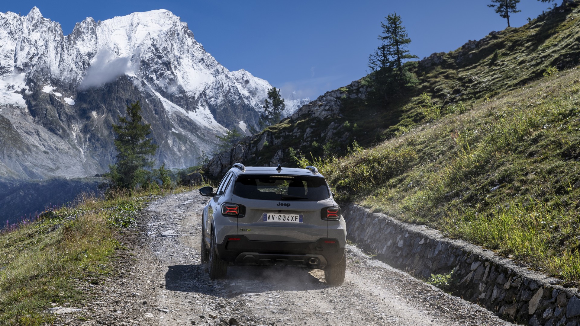 Το Jeep Avenger 4xe στο Χιονοδρομικό Κέντρο Παρνασσού
