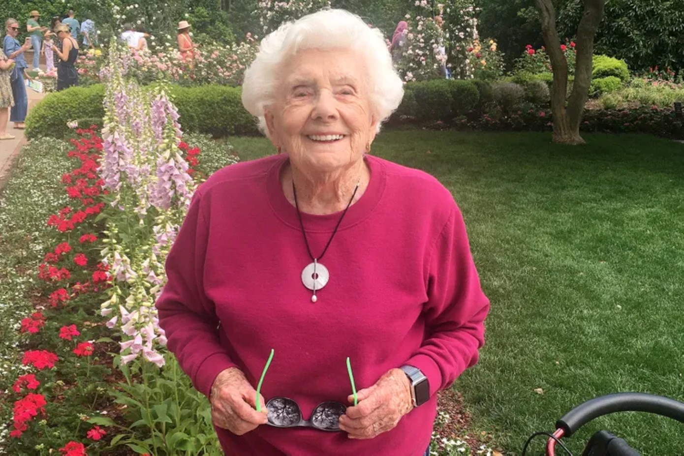 Γιόρτασε τα 100ά γενέθλιά της και μοιράζεται απλές συμβουλές μακροζωίας