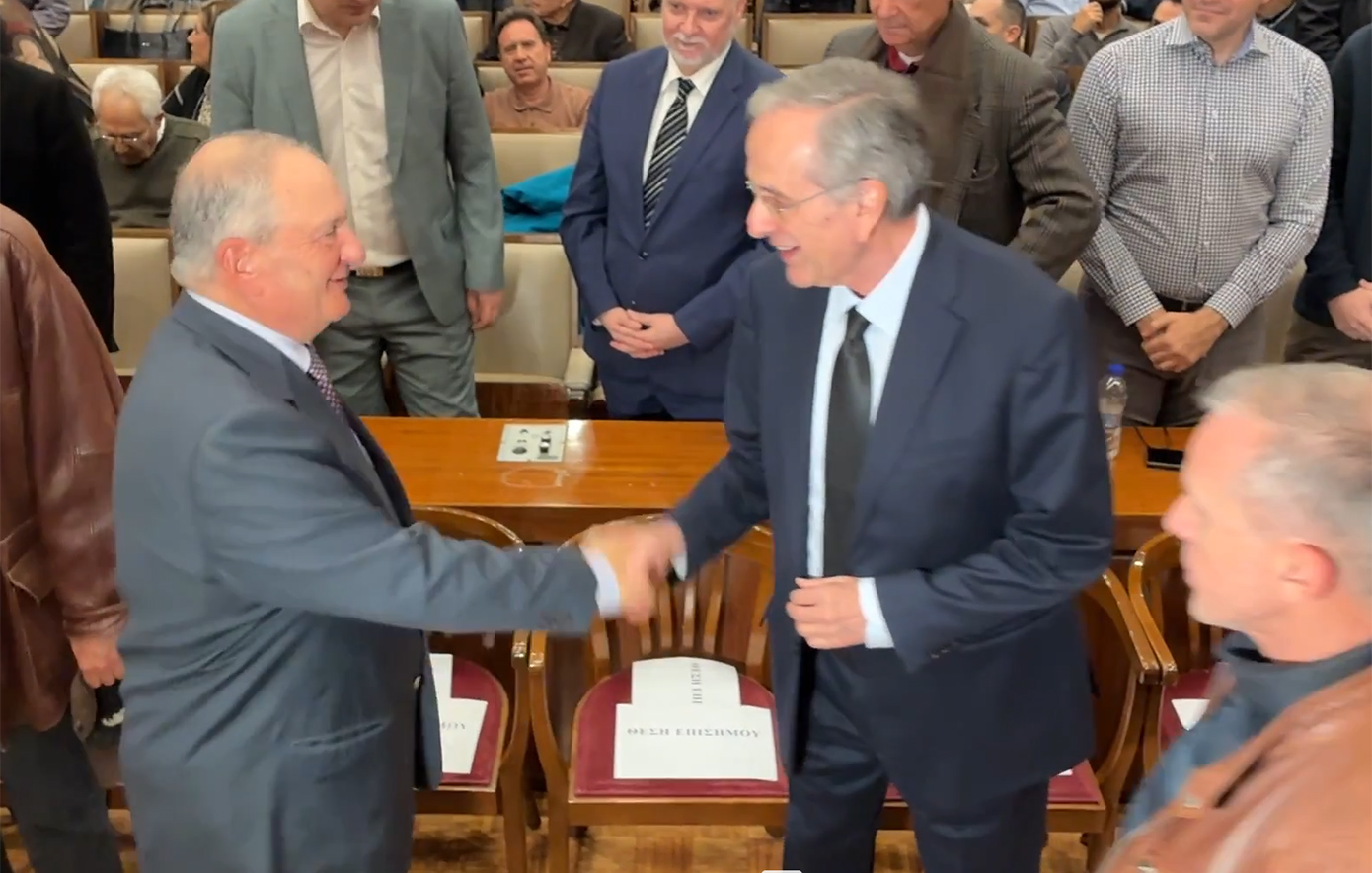 Νέα κοινή εμφάνιση Καραμανλή - Σαμαρά στο Πολεμικό Μουσείο - Παρουσιάζεται το νέο βιβλίο του Μάζη Νέα κοινή εμφάνιση Καραμανλή - Σαμαρά στο Πολεμικό Μουσείο - Παρουσιάζεται το νέο βιβλίο του Μάζη