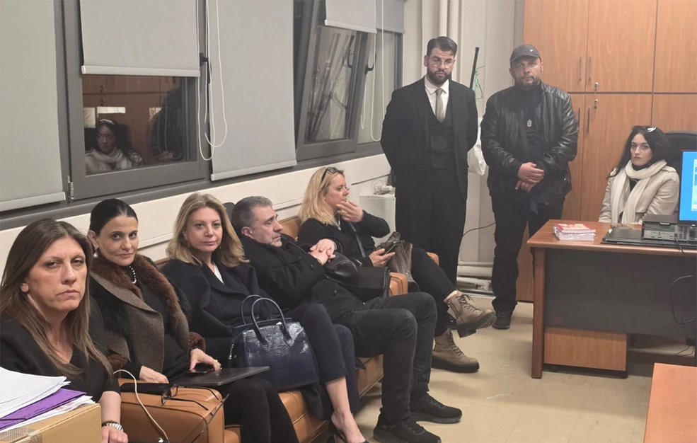 H Κωνσταντοπούλου καταγγέλλει κατάχρηση εξουσίας και το βίντεο που ανέβασε μέσα από το Δικαστικό Μέγαρο Λάρισας