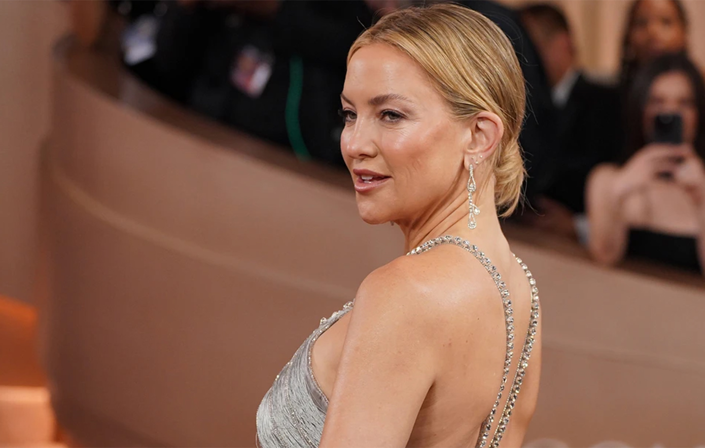 Οι παπαράτσι «τσάκωσαν» την Κέιτ Χάντσον κατσουφιασμένη και χωρίς τη λάμψη της μετά την απώλεια του Όσκαρ