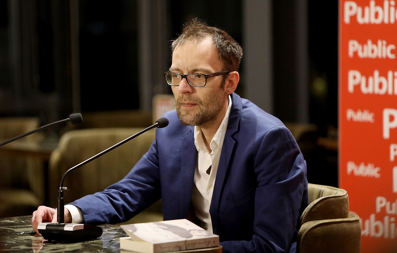 Οργισμένος Αύγουστος Κορτώ για τα ομοφοβικά σχόλια που δέχεται: «Καθίκια θα συνεχίσω να παλεύω για την αγάπη»