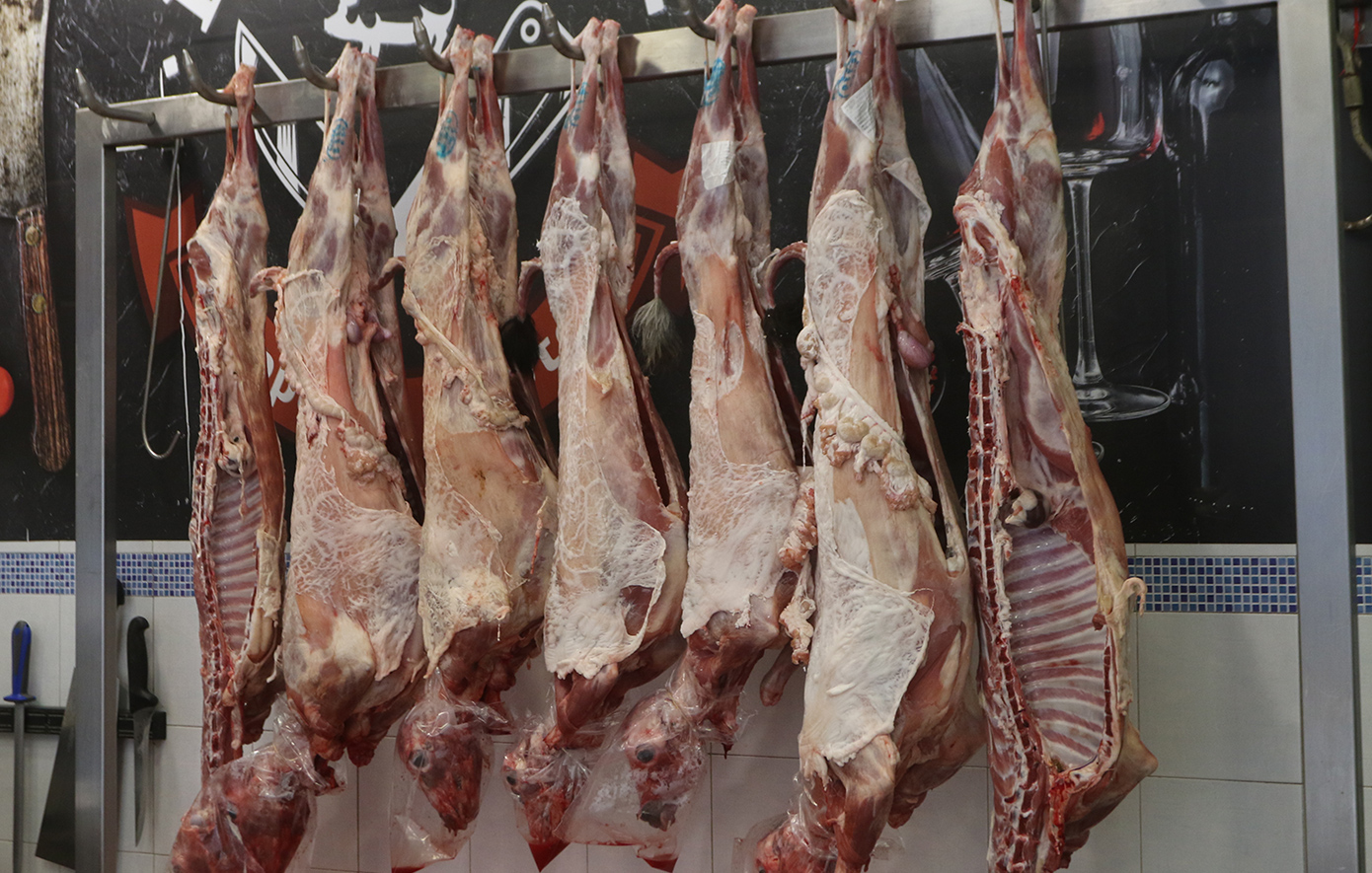 Επτά χώρες κλείνουν τις πόρτες στο ελληνικό κρέας λόγω αφθώδους πυρετού