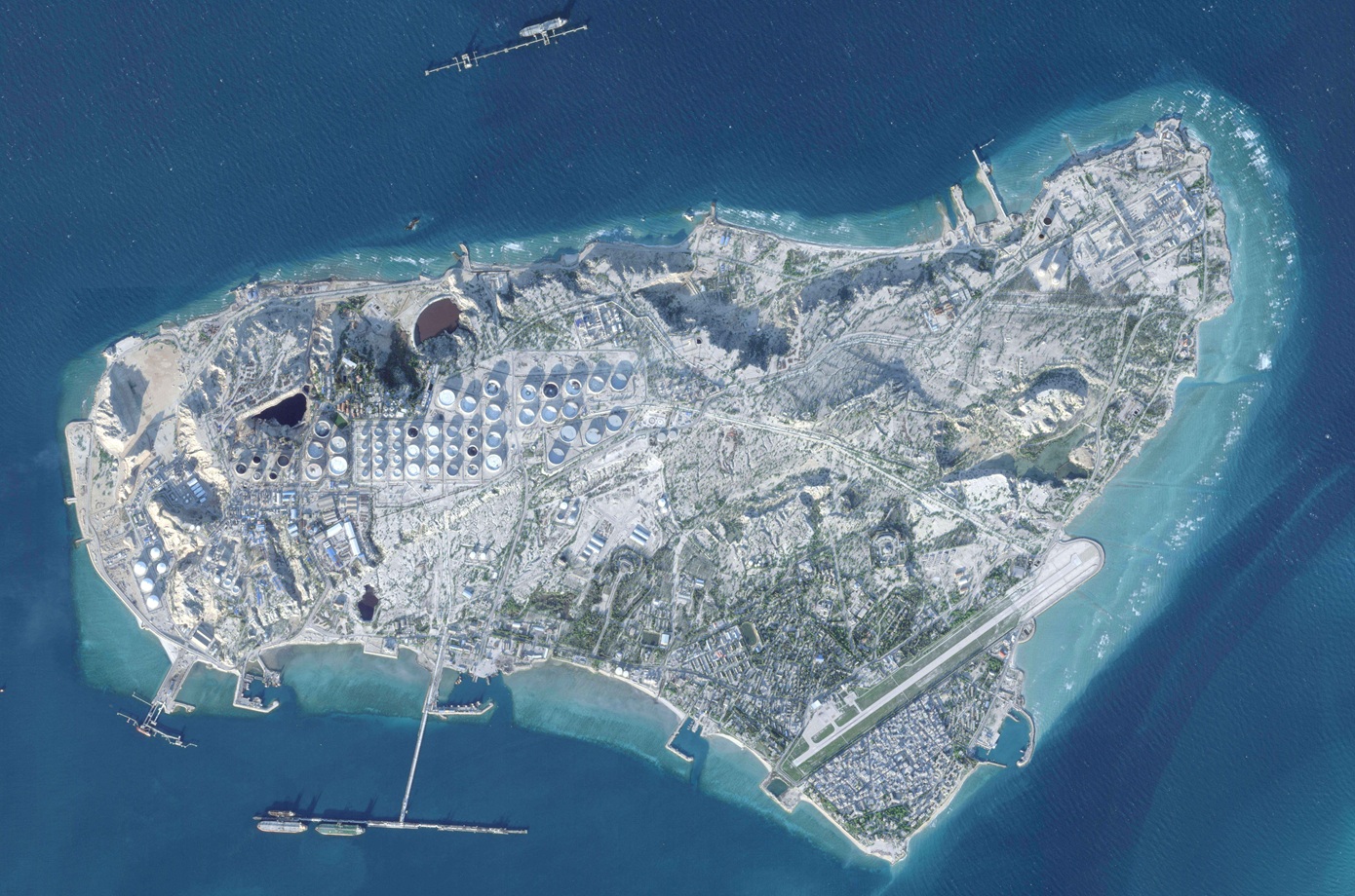 Γιατί το νησί Χαργκ είναι τόσο κρίσιμο για το Ιράν – Ο Τραμπ δημοσίευσε βίντεο από τις αμερικανικές επιθέσεις