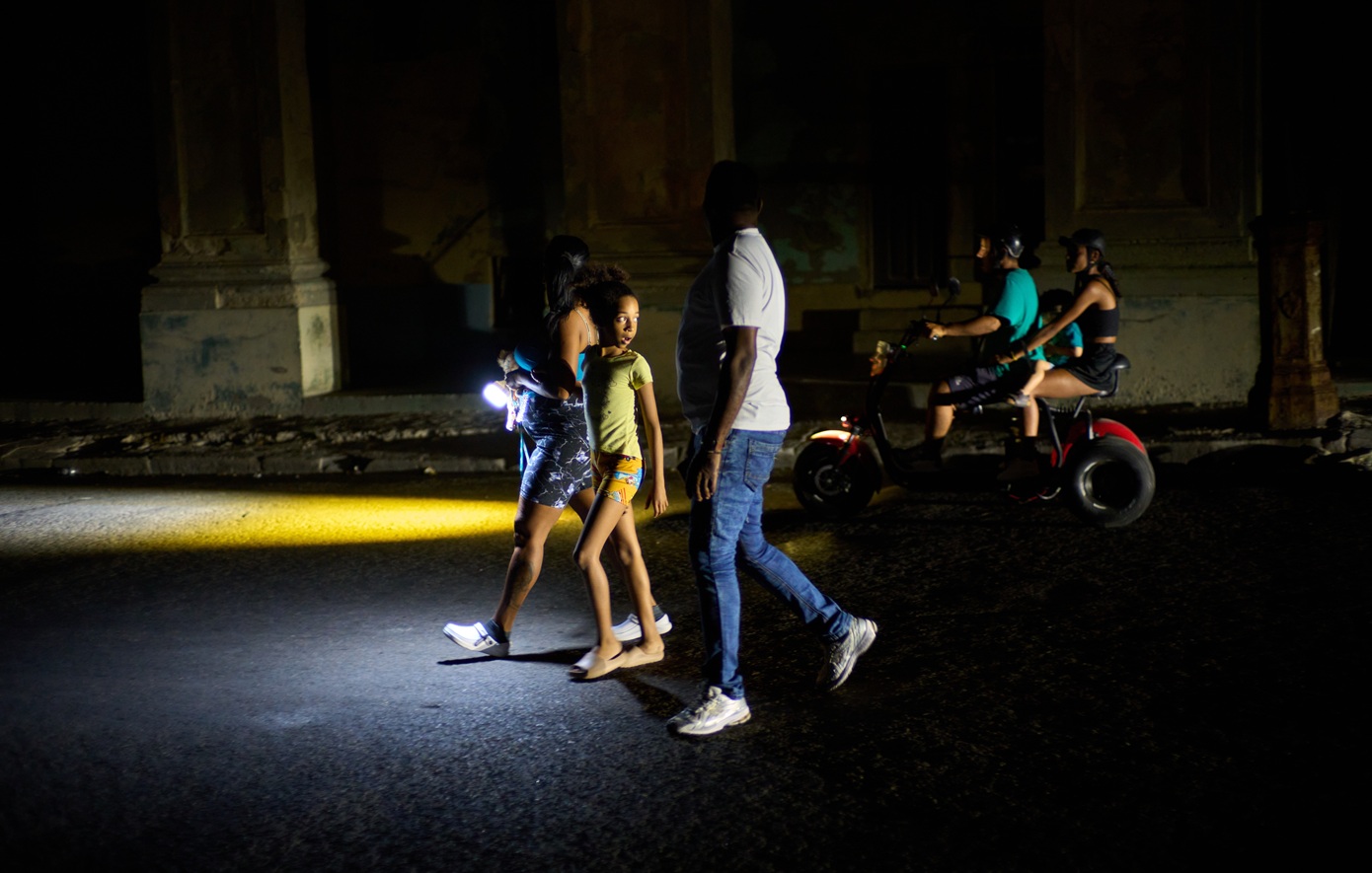 Κούβα στο απόλυτο σκοτάδι: Το μπλακ άουτ που γονάτισε ένα ολόκληρο νησί