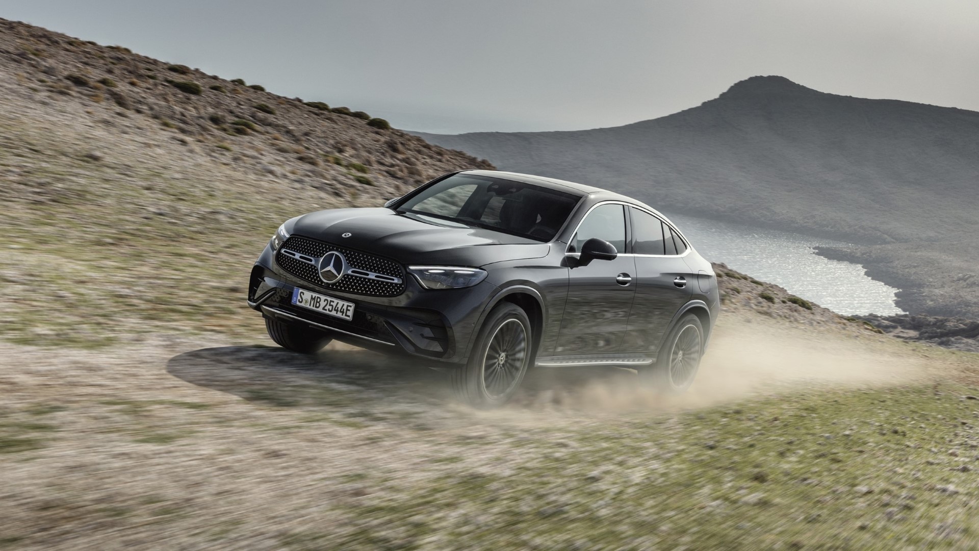 Mercedes-Benz: Γιορτάζει τα 140 χρόνια με 4 νέες εκδόσεις της GLC