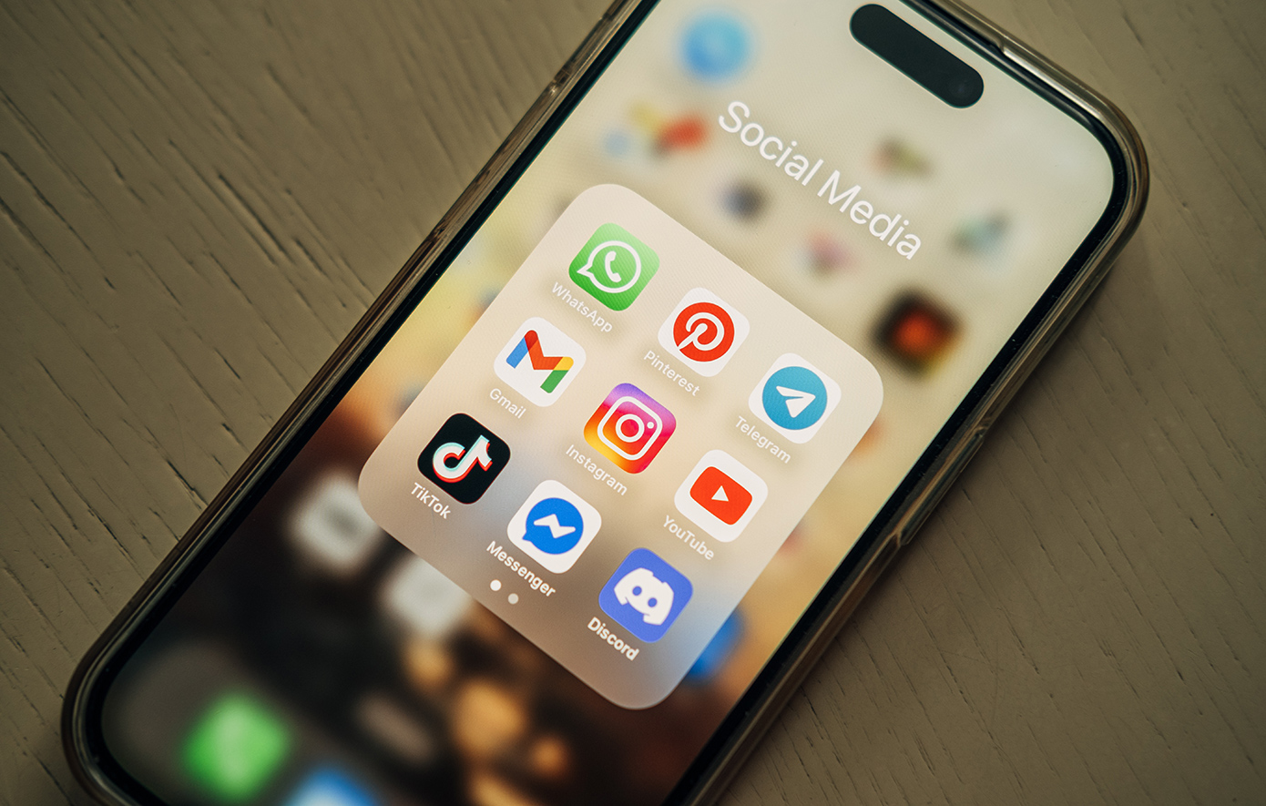 Οι λεπτομέρειες της ιστορικής απόφασης κατά Meta και Google &#8211; Kατασκεύασαν σκόπιμα εθιστικές πλατφόρμες