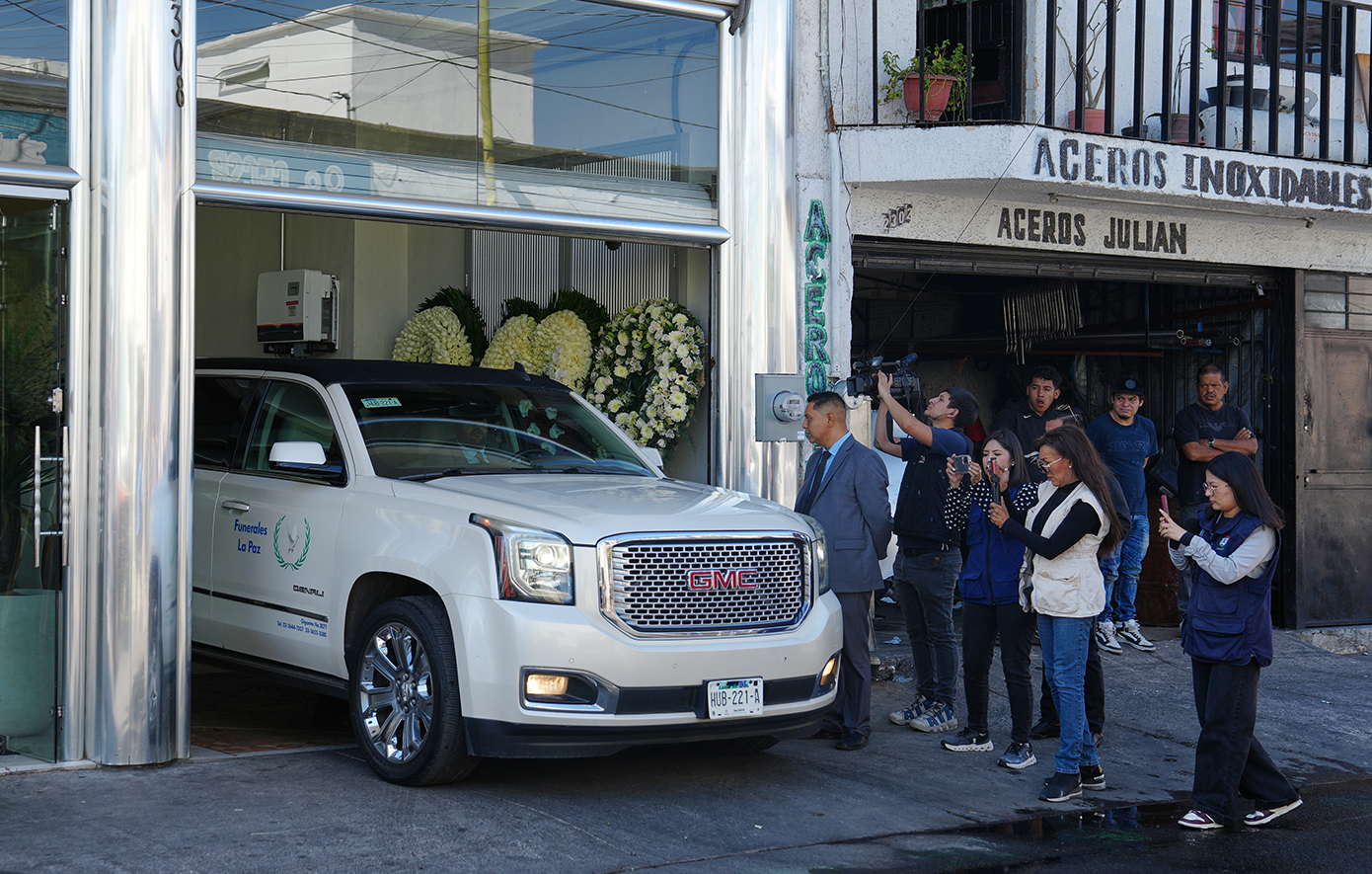 Ο πατέρας της ήταν ο βαρόνος των ναρκωτικών «Ελ Μέντσο», εκείνη δουλεύει σε ένα καφέ – Η συγκλονιστική ιστορία της οικογένειάς της