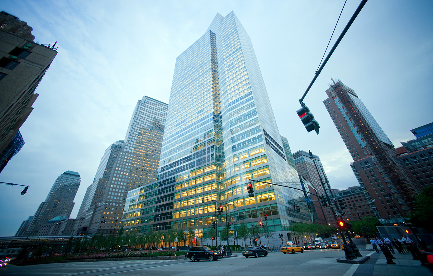 Κινδυνεύουν με απόλυση από την Goldman Sachs μετά από φωτογράφιση σε περιοδικό που προκάλεσε συζήτηση