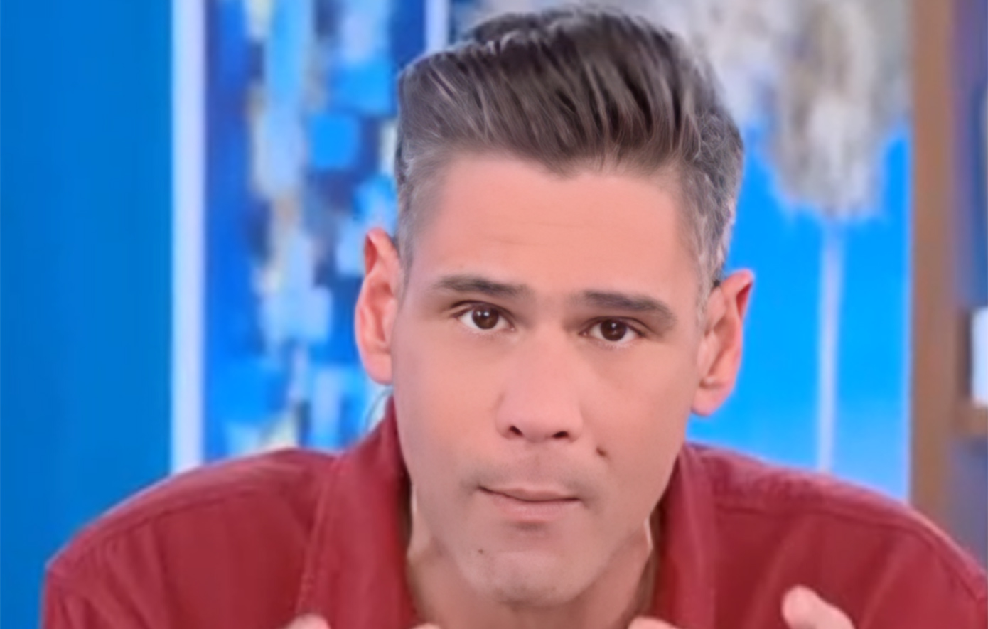 Δημήτρης Ουγγαρέζος: «Δεν χτυπάω ποτέ κάτω, μόνο ευθεία με εμένα ή πάνω από εμένα»