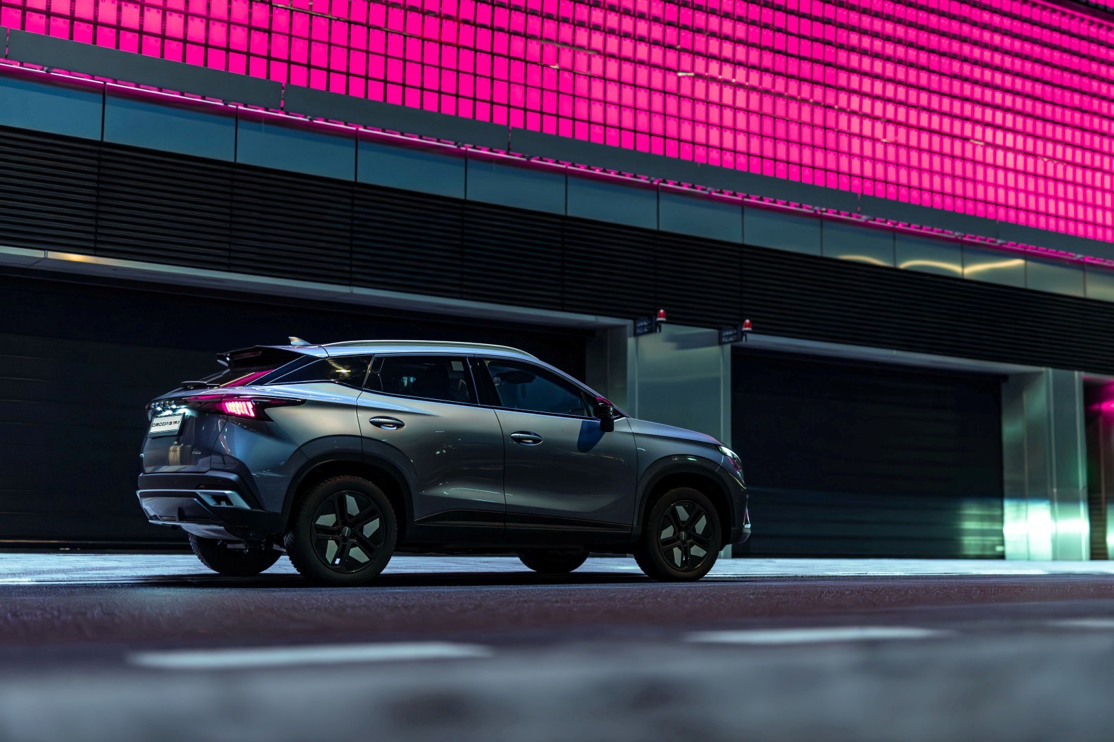 Τα νέα Omoda 5 SHS-H και Omoda 9 SHS-P στην Ελλάδα