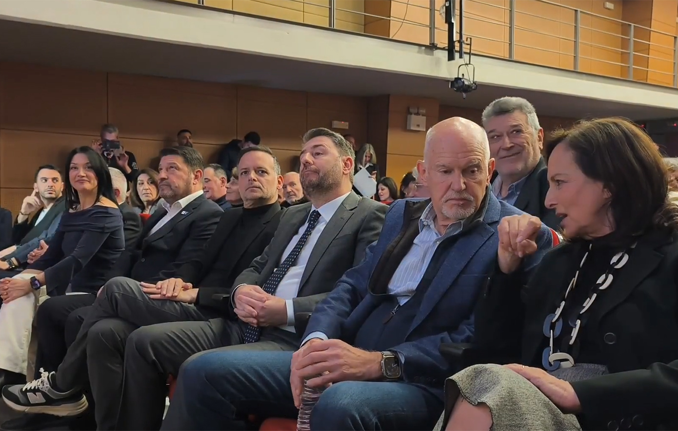 Όλο το ΠΑΣΟΚ στην Αγία Βαρβάρα &#8211; Τι «έδειξε» η βραδιά για τον Ανδρέα Παπανδρέου