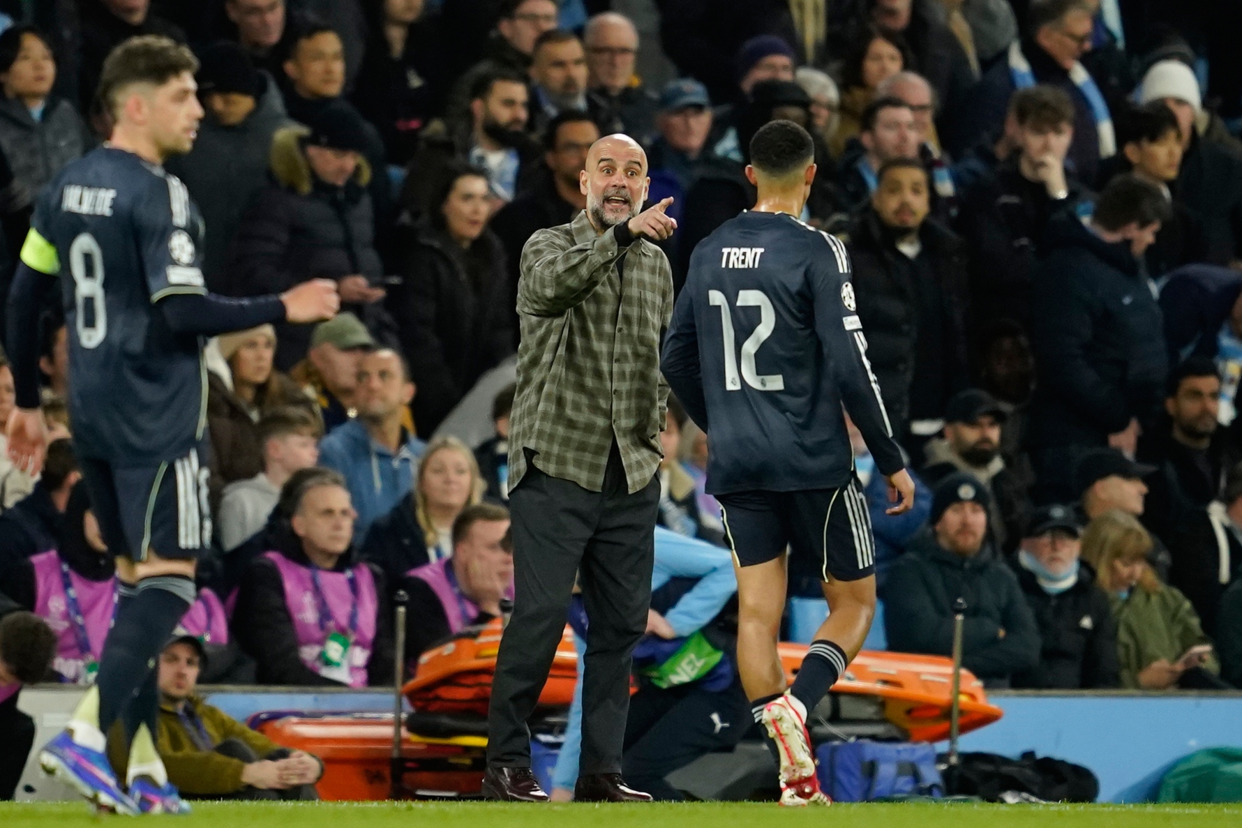 Γκουαρδιόλα για το συμβόλαιό του μετά τον αγώνα κόντρα τη Ρεάλ: «Α τώρα όλοι μάλλον θέλουν να απολυθώ, σωστά; Αυτό δεν θα συμβεί φέτος»