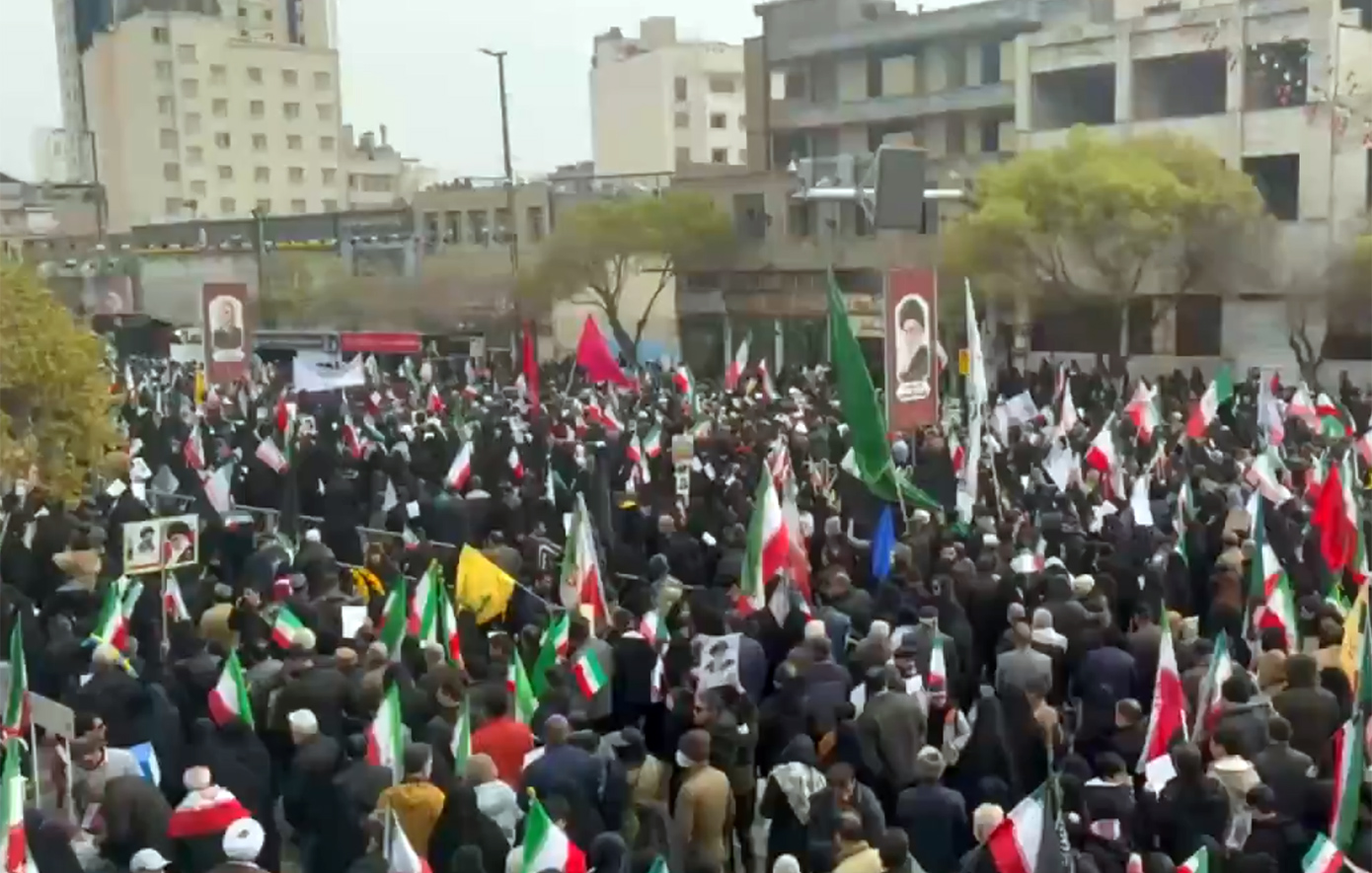 Πανικός στην Τεχεράνη μετά τα αεροπορικά πλήγματα κοντά σε θρησκευτική συγκέντρωση &#8211; Νεκρή μία γυναίκα