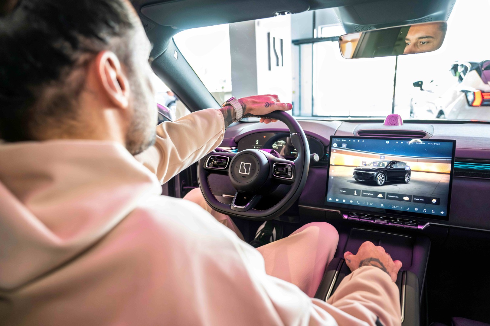 Η Zeekr επέλεξε τον Γιώργο Πρίντεζη ως Βrand Αmbassador στην Ελλάδα