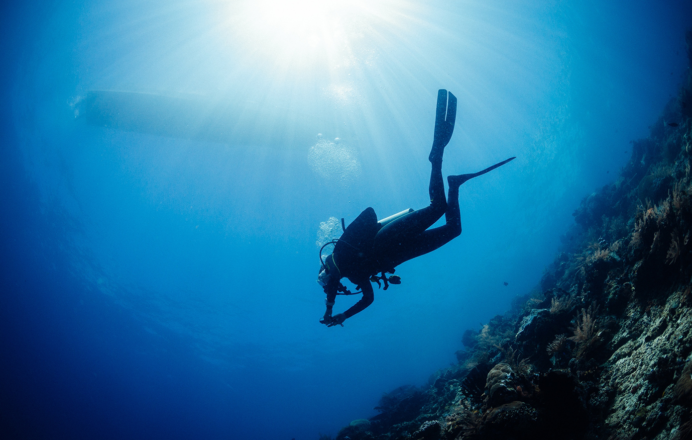 Αυτό είναι το «Πηγάδι του Διαβόλου» στη Βουλιαγμένη που χάθηκε ο δύτης