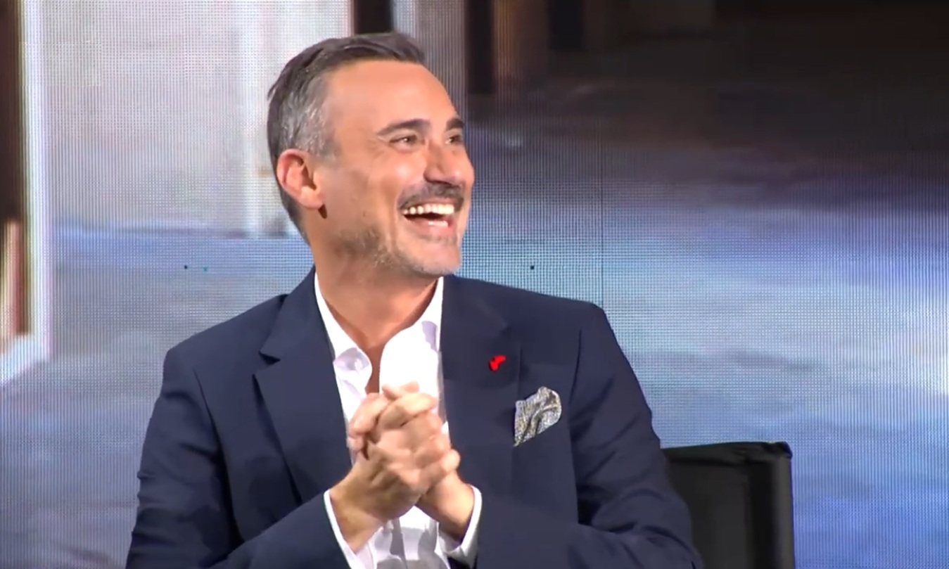 «Moments»: Συγκίνηση και δυνατές στιγμές στην πρεμιέρα με τον Γιώργο Καπουτζίδη