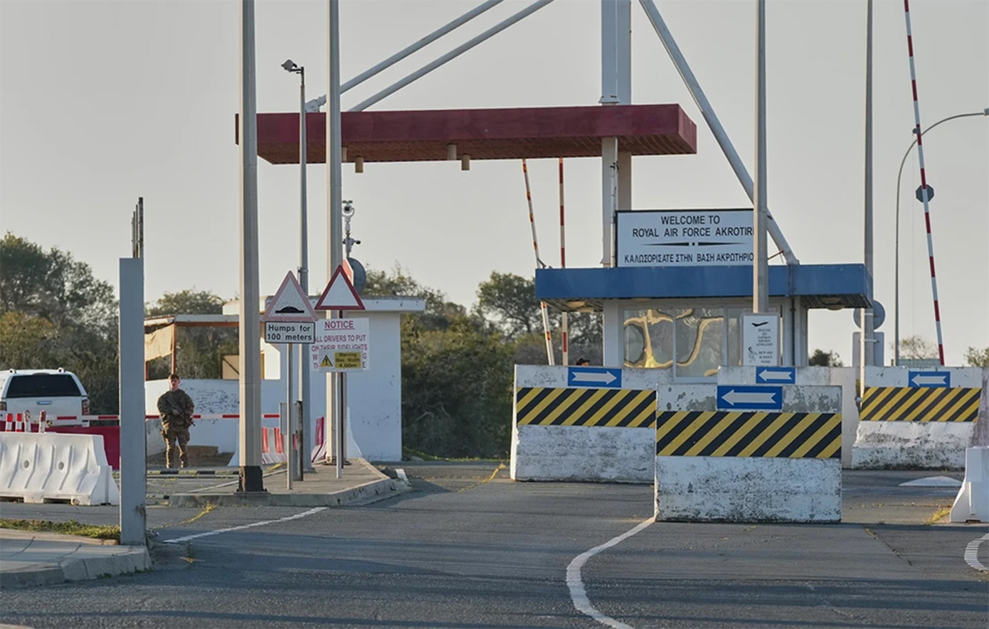 Ήχησαν οι σειρήνες στο Ακρωτήρι στην Κύπρο &#8211; Μήνυμα για απειλή ασφαλείας