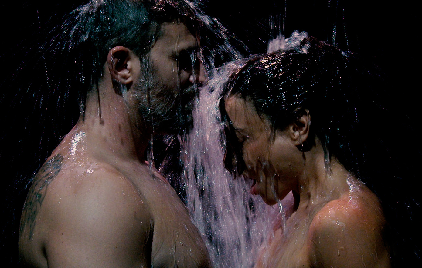 «Τα Παιδιά ενός Κατώτερου Θεού»: Το έργο που άφησε ανεξίτηλο σημάδι στην ιστορία του θεάτρου και στις ψυχές του κοινού