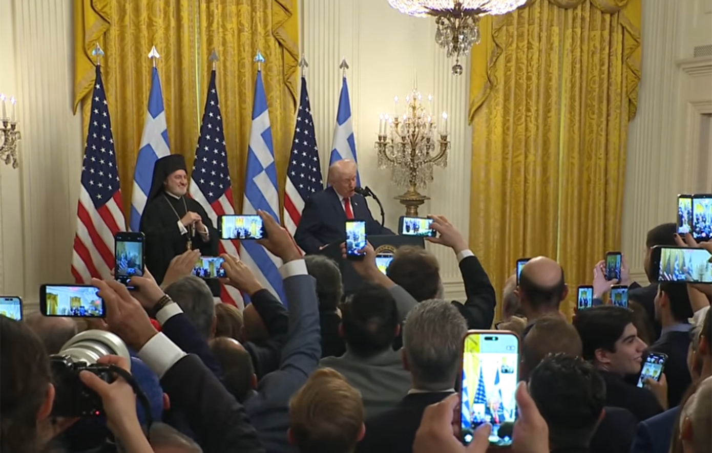 Live οι δηλώσεις του Ντόναλντ Τραμπ για την 25η Μαρτίου