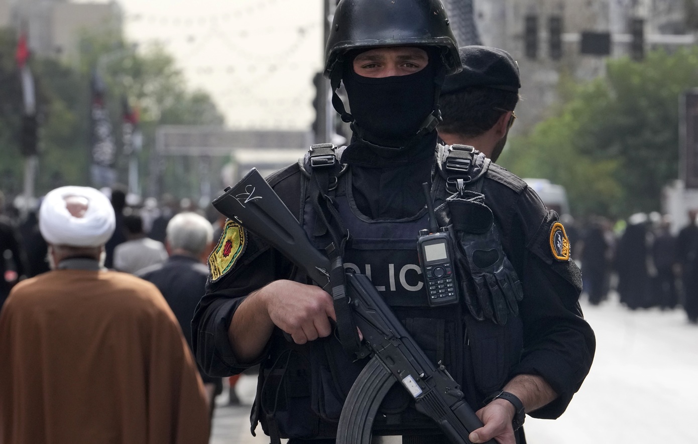 Το Ισραήλ διαλύει το αστυνομικό κράτος του Ιράν για να ανοίξει το δρόμο για μια εξέγερση