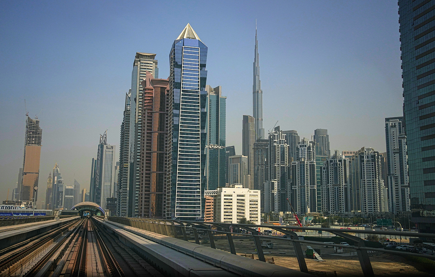 WSJ: Τα Ηνωμένα Αραβικά Εμιράτα εξετάζουν το «πάγωμα» ιρανικών περιουσιακών στοιχείων αξίας δισεκατομμυρίων δολαρίων