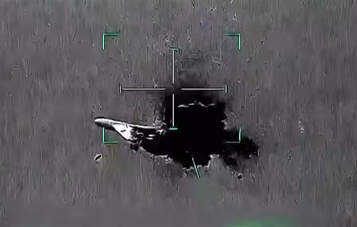 «Ο στόχος καταστράφηκε» &#8211; Η στιγμή που τα Ηνωμένα Αραβικά Εμιράτα καταρρίπτουν ιρανικά drones