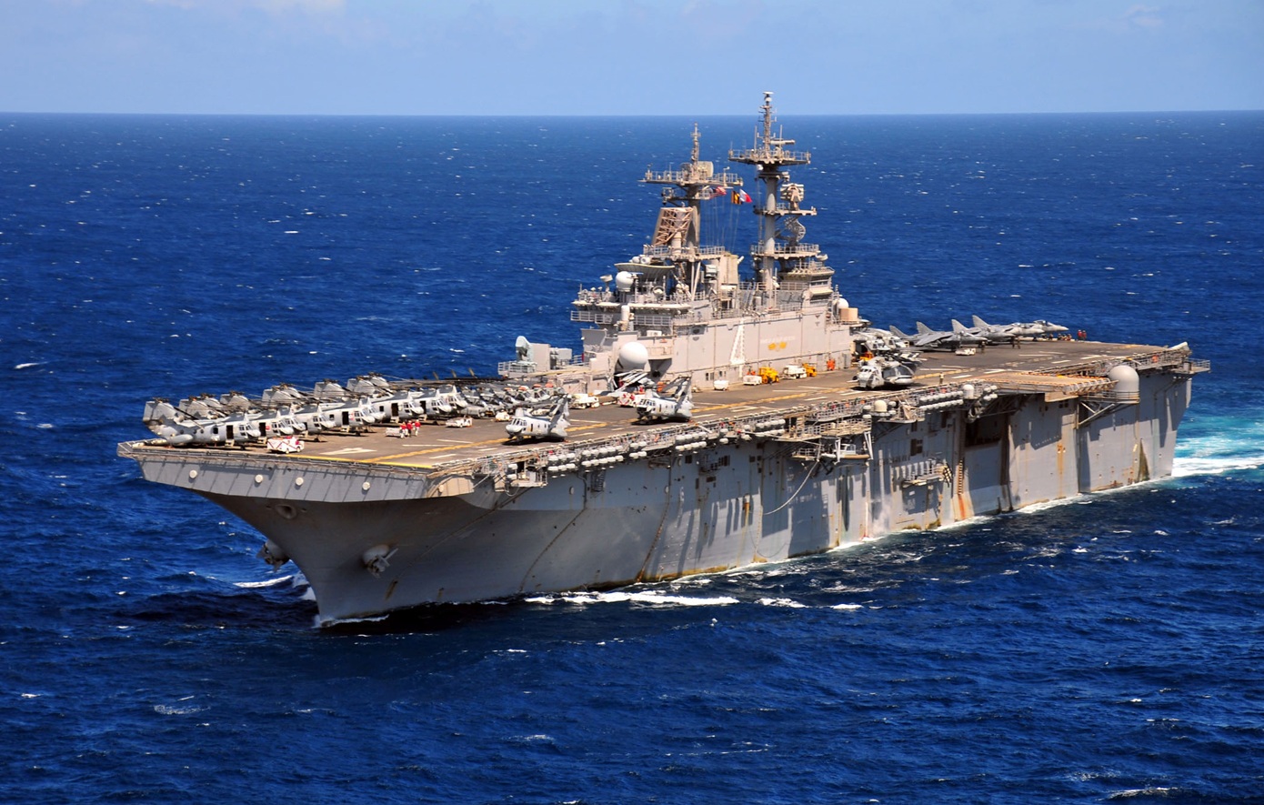 Οι ΗΠΑ στέλνουν το αεροπλανοφόρο USS Boxer και 2.500 πεζοναύτες στη Μέση Ανατολή