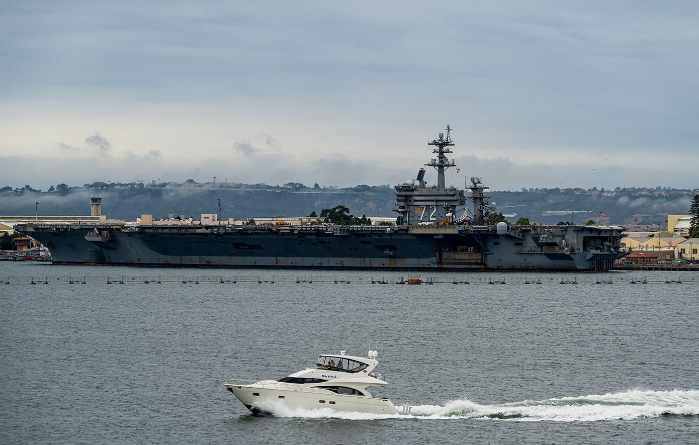 Το Ιράν ισχυρίζεται ότι χτύπησε το αμερικανικό αεροπλανοφόρο «Αβραάμ Λίνκολν»