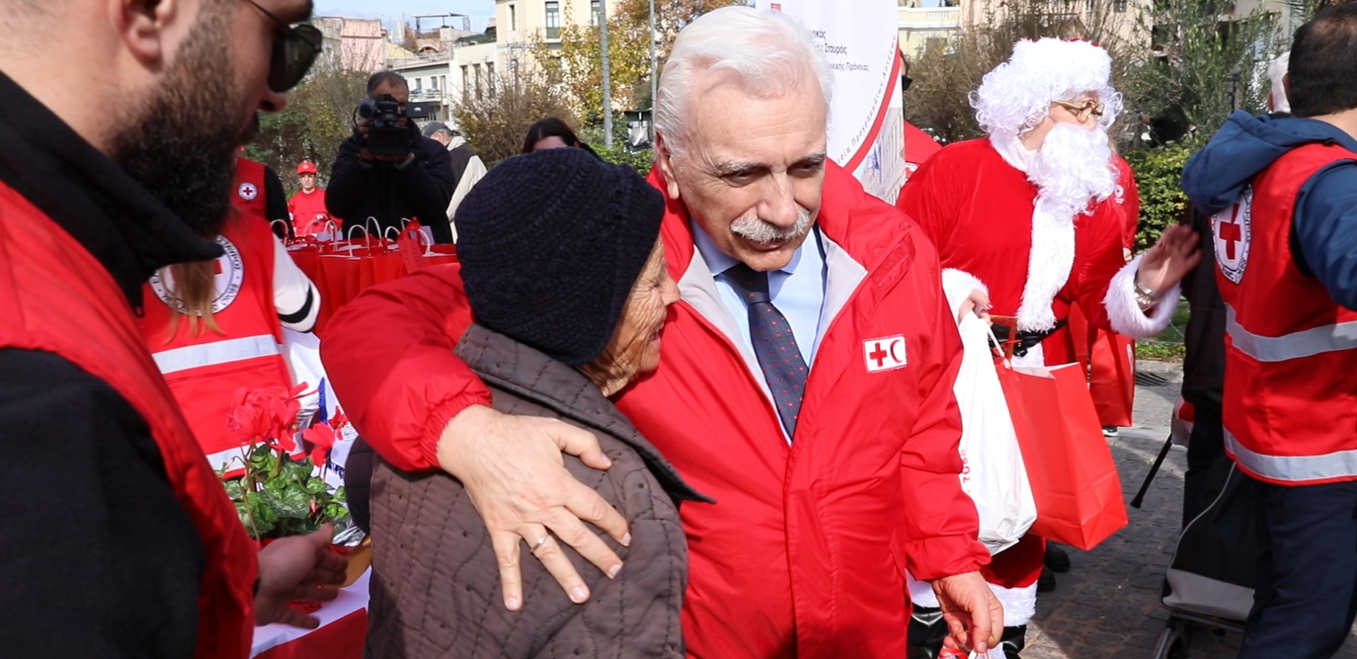 Από την ανθρωπιά στην πράξη: Ο Dr. Αντώνιος Αυγερινός μιλά για την αποστολή του Ελληνικού Ερυθρού Σταυρού