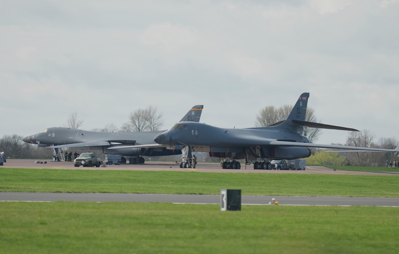 Η Βρετανία δίνει το «OK» στις ΗΠΑ να χρησιμοποιούν βάσεις στο έδαφός της εναντίον του Ιράν