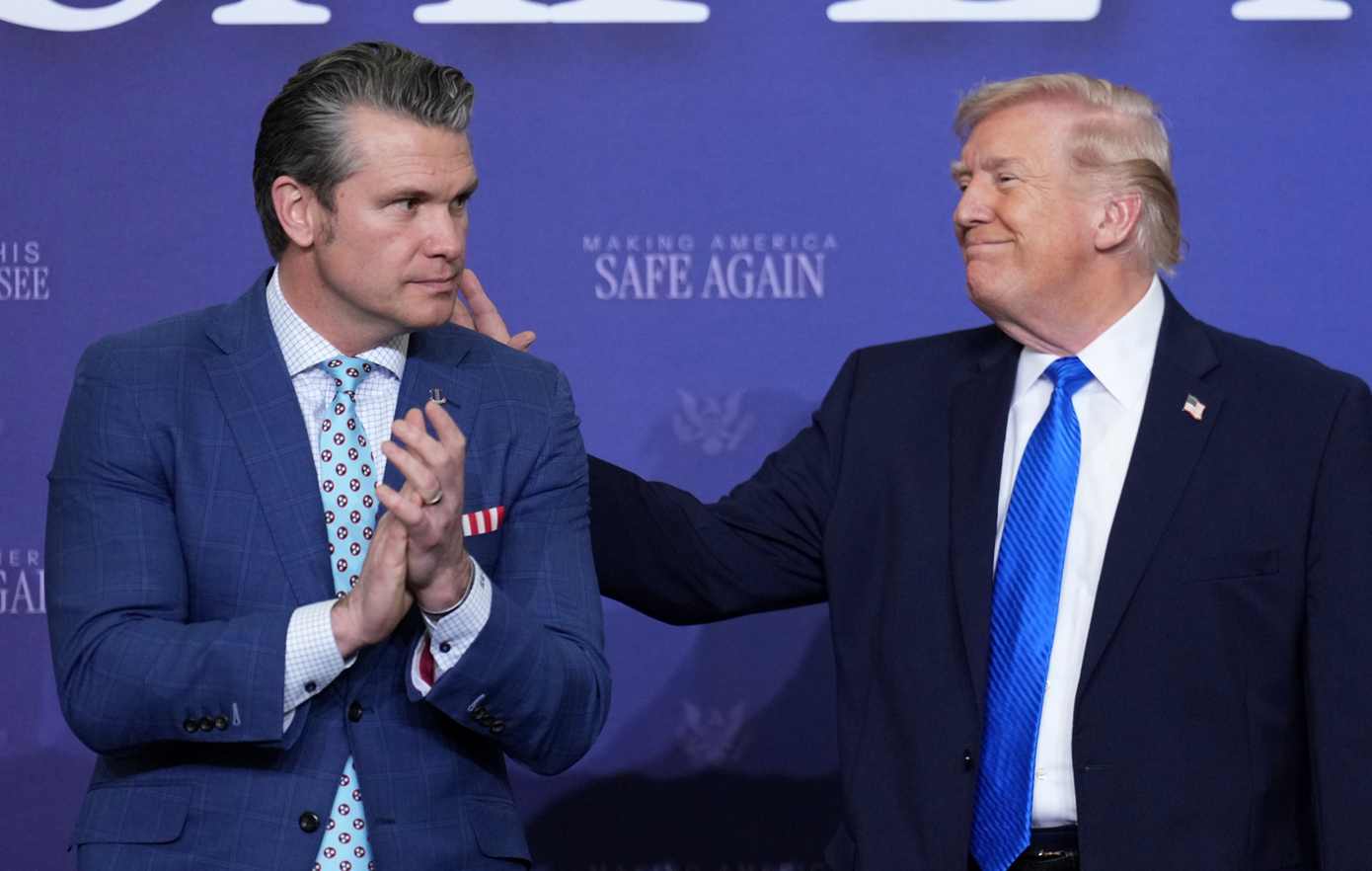 «Ο Πιτ είπε ας το κάνουμε»: «Βόμβα» Τραμπ &#8211; «Ο υπουργός Άμυνας ήταν ο πρώτος που πίεσε για πόλεμο με το Ιράν»