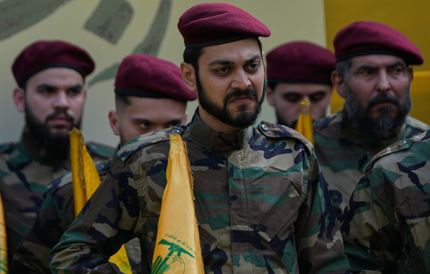 Πώς η Χεζμπολάχ αναστήθηκε μετά τον καταστροφικό πόλεμο με το Ισραήλ και τους βομβητές-βόμβες