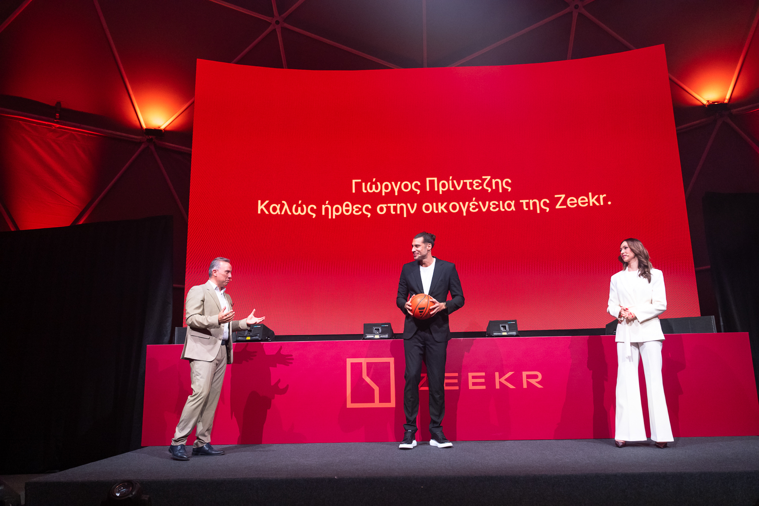 Το νέο Zeekr 7GT αποκαλύπτεται στην Ελλάδα