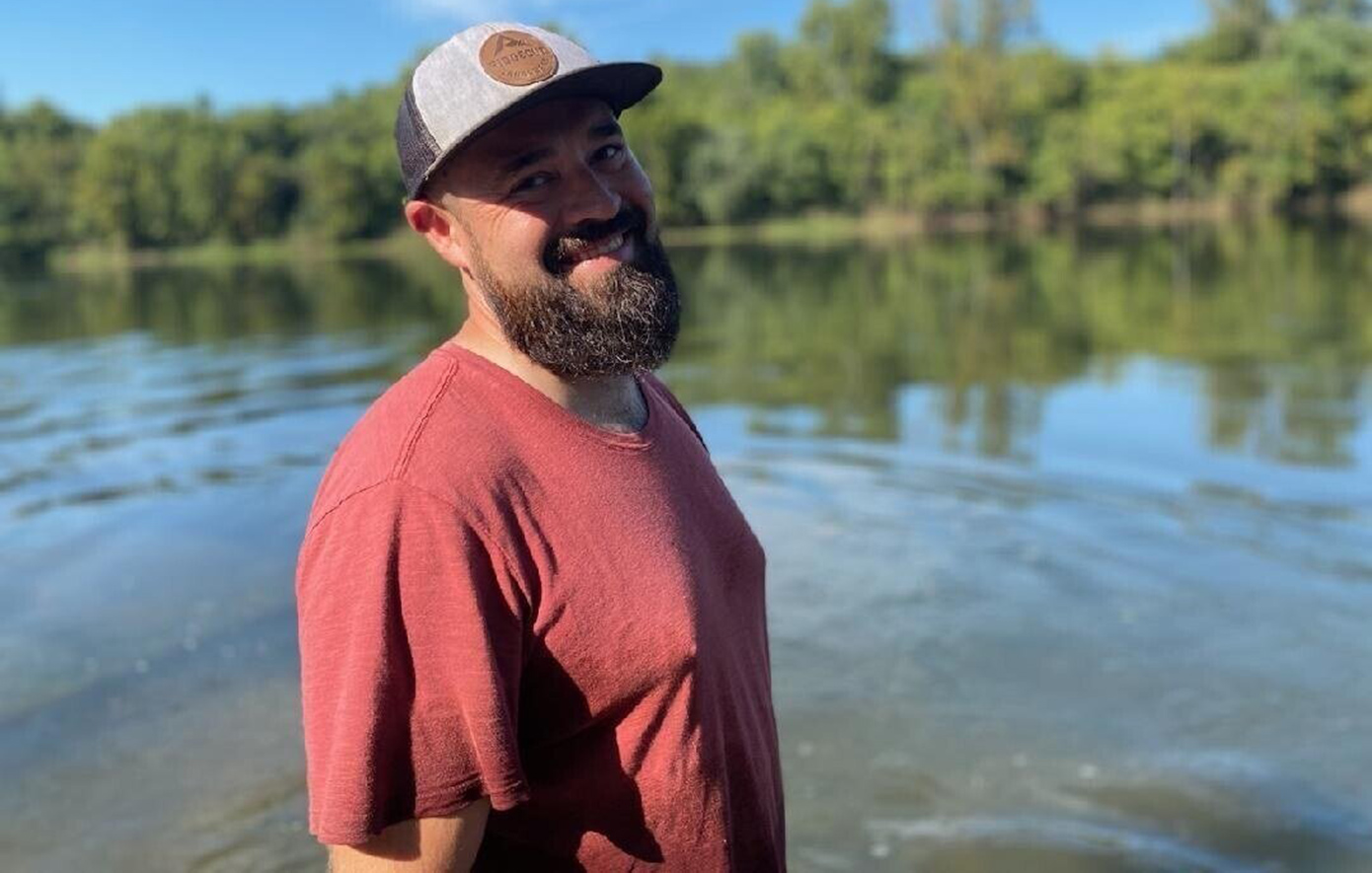 Φαβορί για τη θέση του σερίφη ο πατέρας που κατηγορείται για τον φόνο άνδρα που φέρεται να βίασε την κόρη του