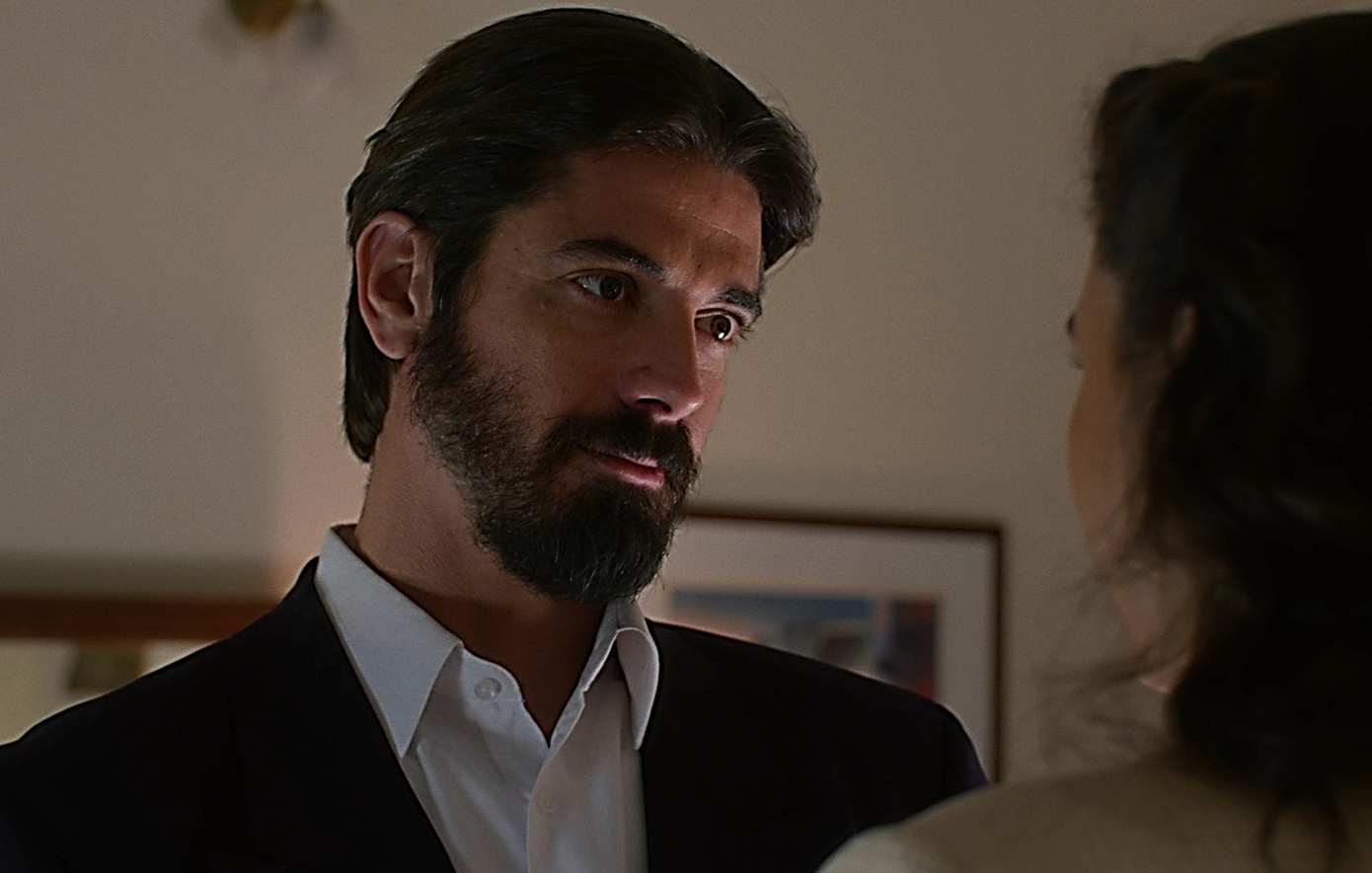 «Άγιος Έρωτας»: Η Χλόη και ο πατήρ Νικόλαος φτάνουν άδικα στην Αθήνα για να προλάβουν τη «φυγάδευση»