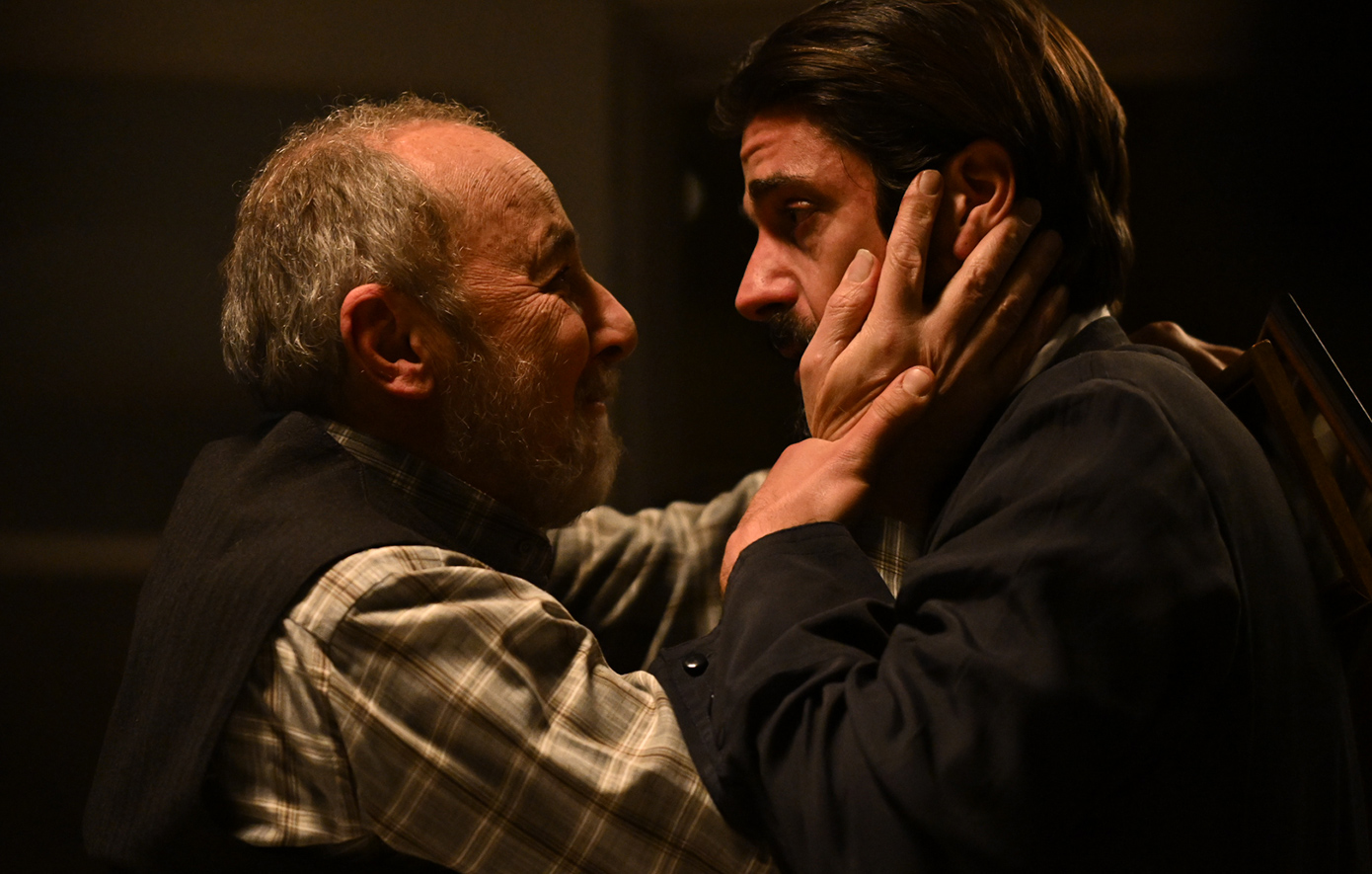 Άγιος έρωτας - Ο Στέλιος Μάινας εισβάλλει στη σειρά | Οι πρώτες εικόνες από τα γυρίσματα