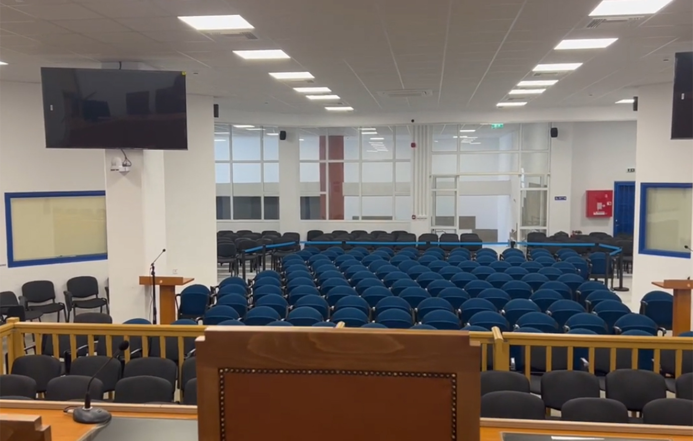 Δίκη για Τέμπη: Οι αλλαγές στην αίθουσα, πώς θα εισέλθουν δικηγόροι, συγγενείς και κατηγορούμενοι &#8211; «Αστακός» το δικαστήριο