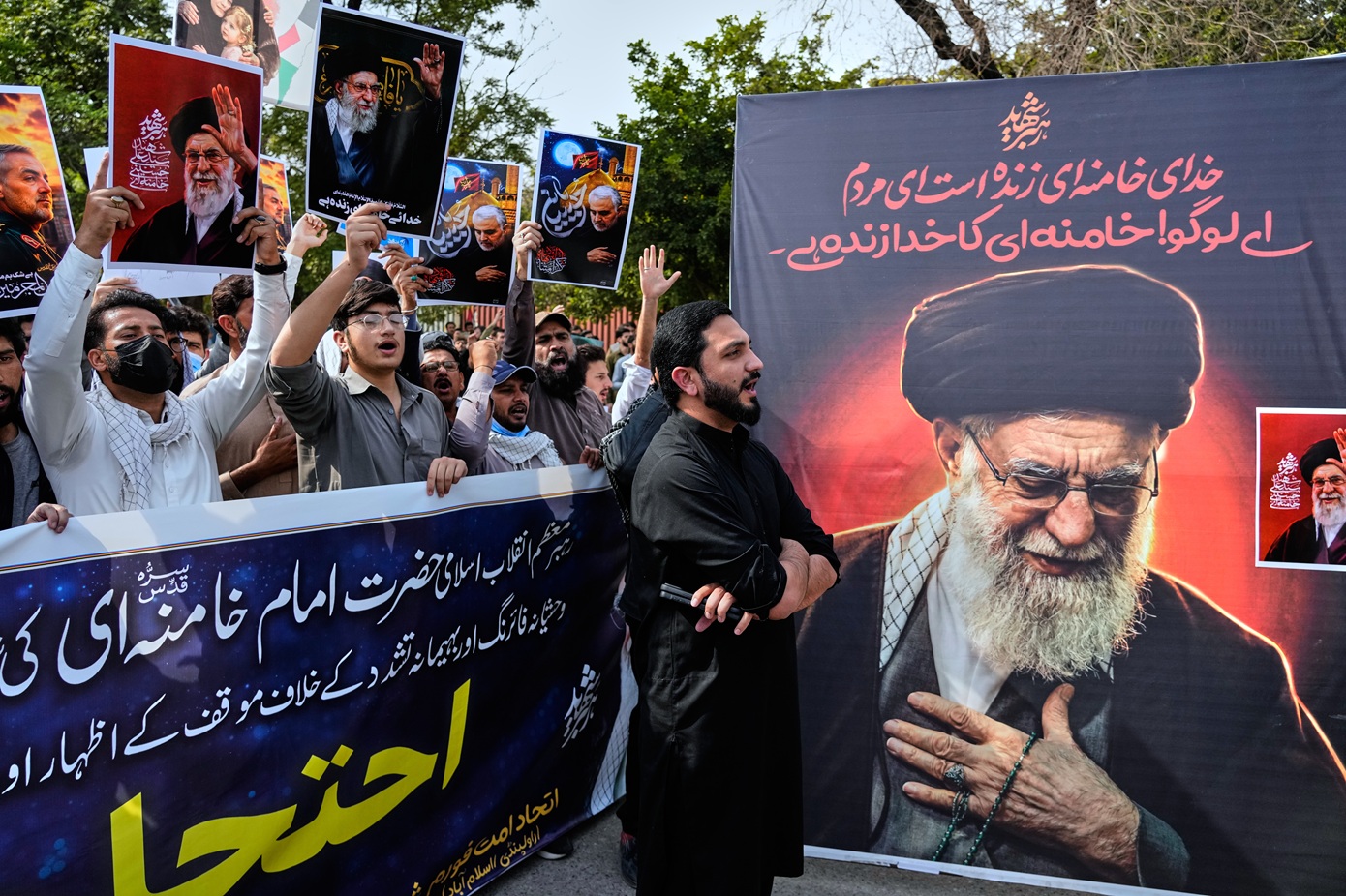 Το όνομα του Χαμενεΐ ως ανώτατου ηγέτη του Ιράν θα συνεχιστεί, είπε μέλος της Συνέλευσης των Ειδικών