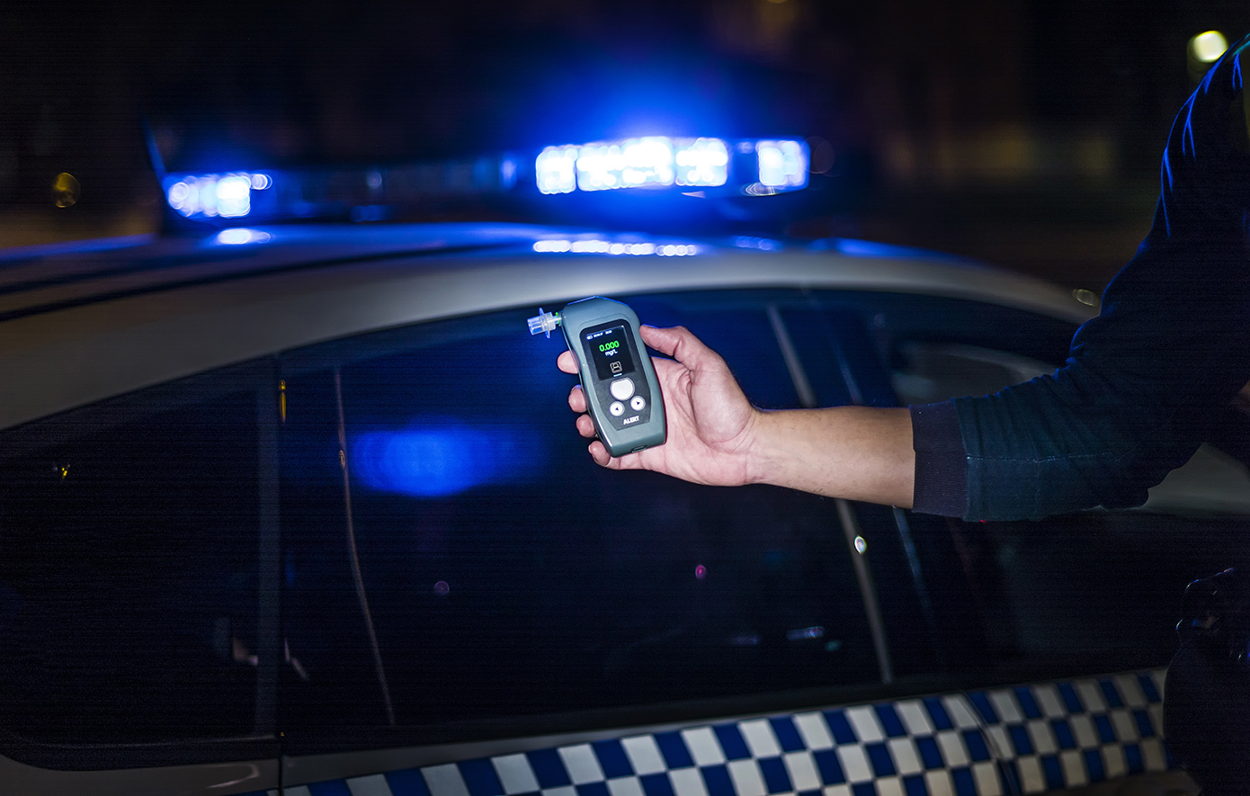 Τα αλκοτέστ ήρθαν και στις γειτονιές: Μπλόκο &#8211; γίγας στο Παγκράτι, με τέσσερα σημεία ελέγχου, έως το ξημέρωμα