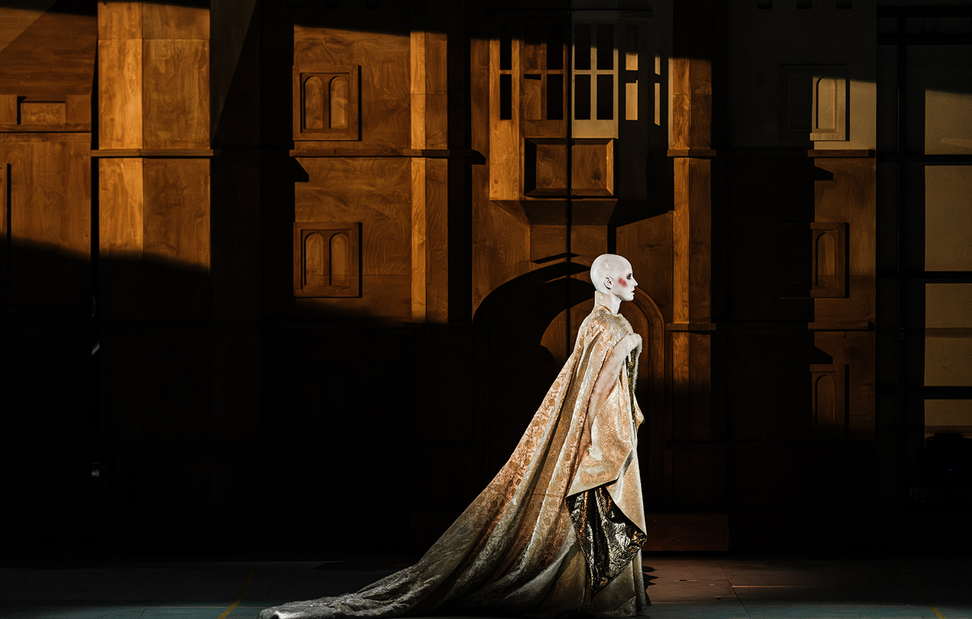 Οι πρώτες εντυπωσιακές φωτογραφίες και βίντεο από την Άννα Μπολένα, πριν την πρεμιέρα στην Εθνική Λυρική