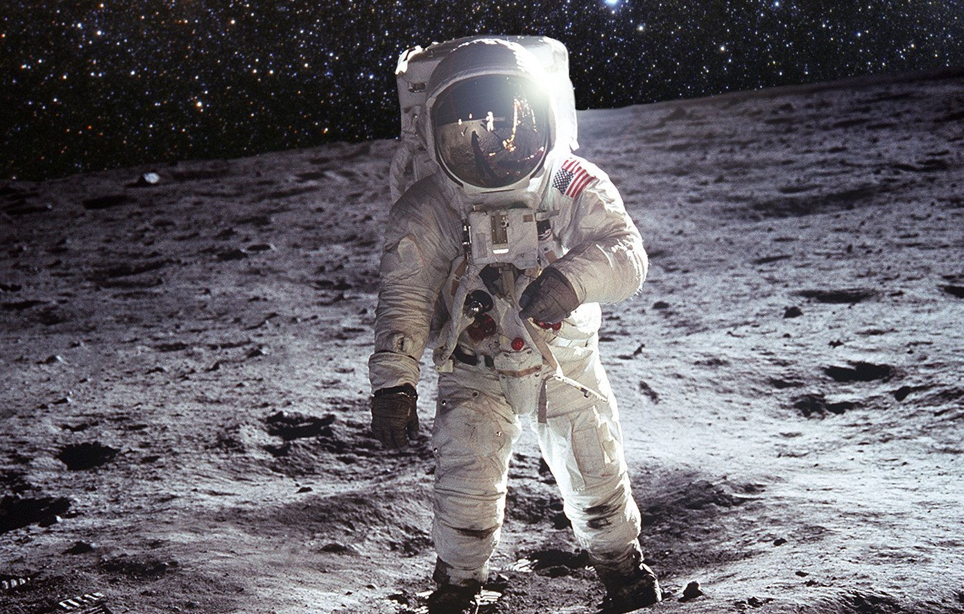 NASA: Ανακαλύφθηκε χημική αντίδραση που παράγει οξυγόνο από το σεληνιακό έδαφος με τη βοήθεια της ηλιακής ενέργειας