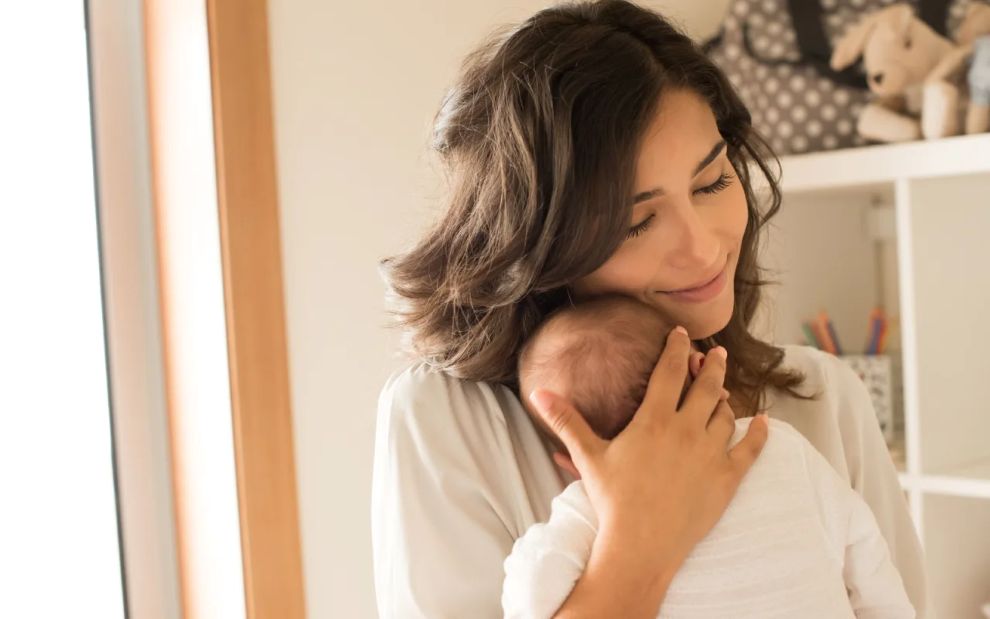 Τι αλλάζει στον εγκέφαλο μιας γυναίκας όταν γίνεται μητέρα