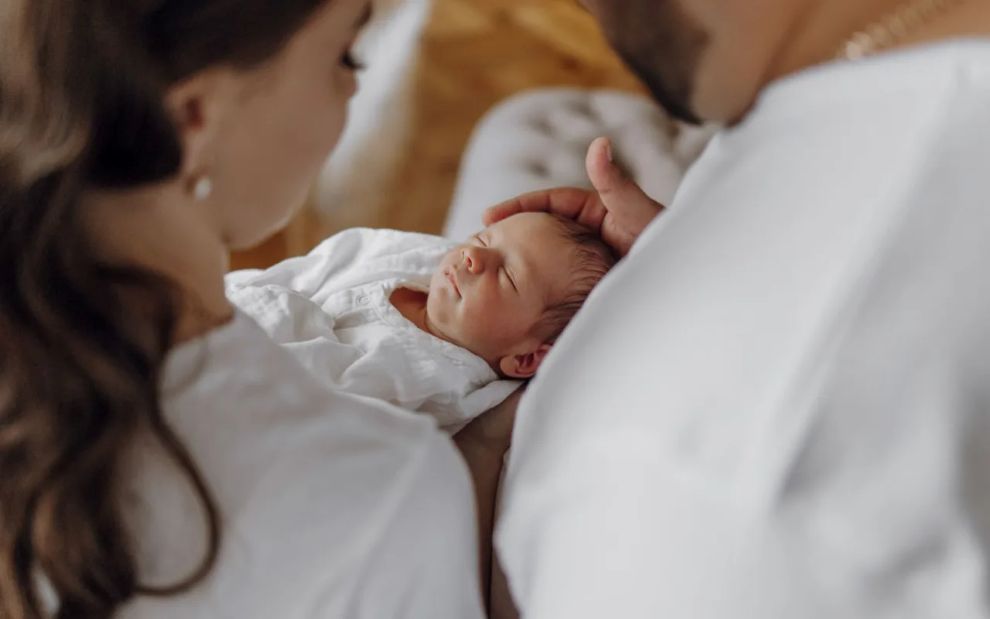Ύπνος μωρού: Η επιστήμη εξηγεί γιατί οι νύχτες των γονιών είναι τόσο απαιτητικές