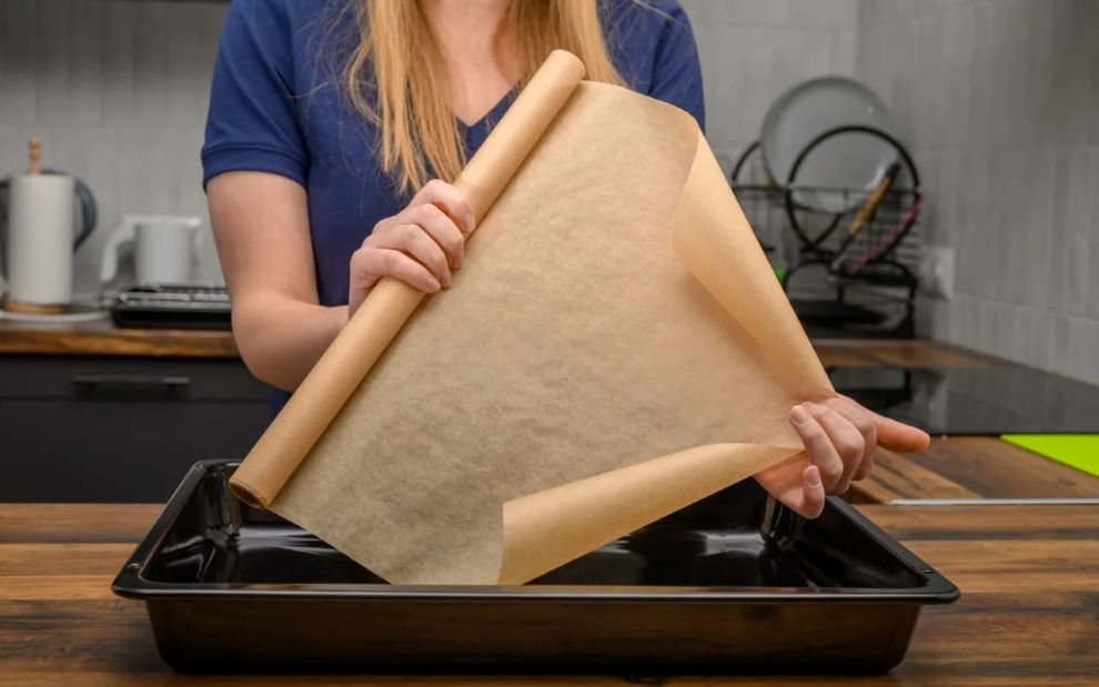 Η λαδόκολλα δεν είναι μόνο για ψήσιμο: 11 έξυπνες χρήσεις της που θα σε εκπλήξουν