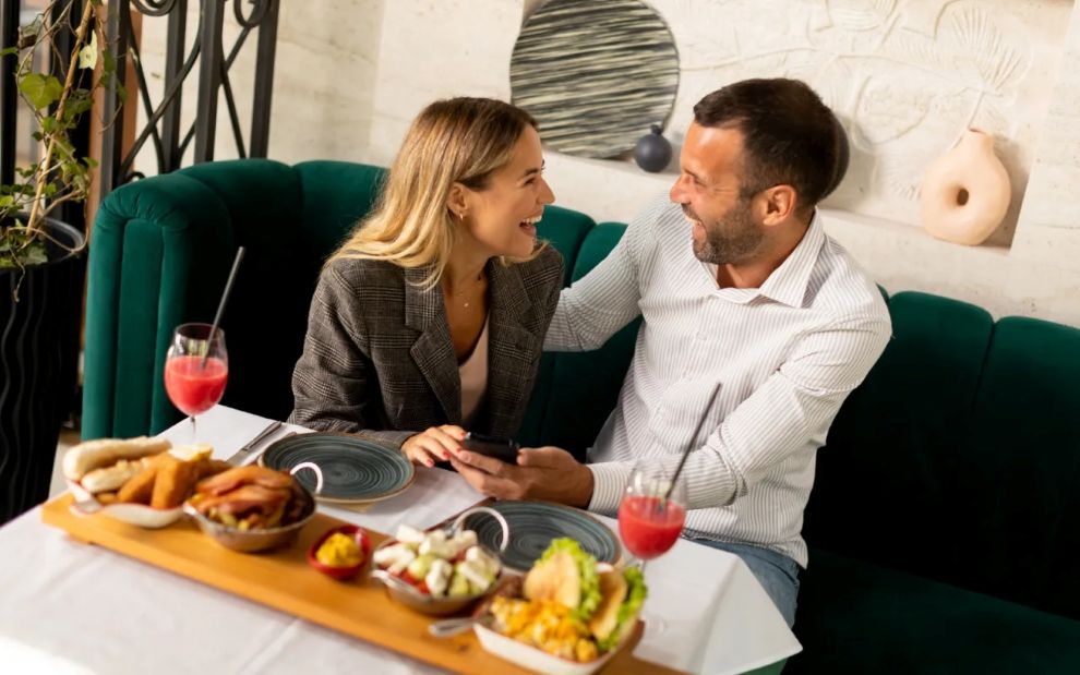 Πώς 8 απλές φράσεις επηρεάζουν ποιους ανθρώπους προσελκύεις